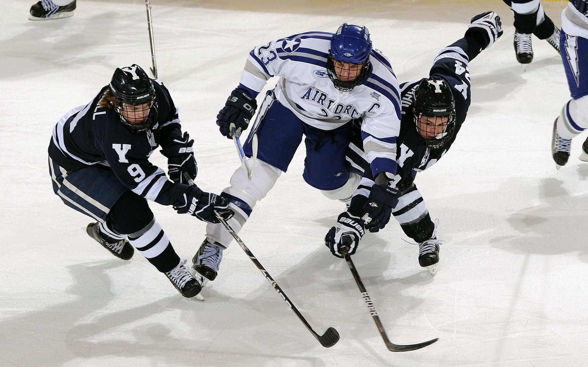 皇家贝蒂斯中场掌控增强调度全场节奏,皇家贝蒂斯b队